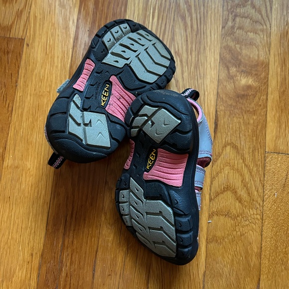 Girls Keen Sandals size 8 - Picture 3 of 5